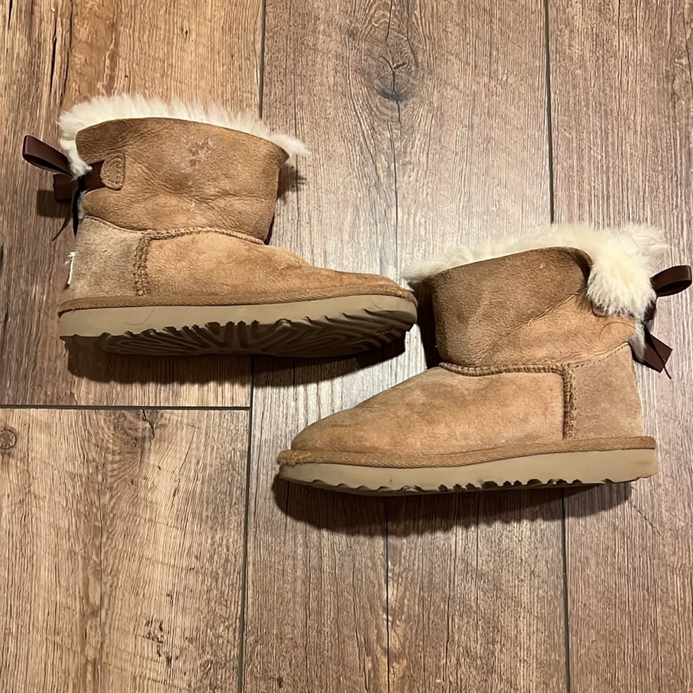 UGG Mini Bailey Bow II Boot for Toddler Girl, size 10 - Picture 5 of 16